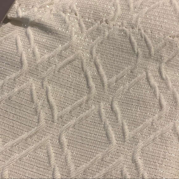 Evolution Metallic Geo 36x16” Embroidered Ivory Window Valence NWT - Picture 7 of 7
